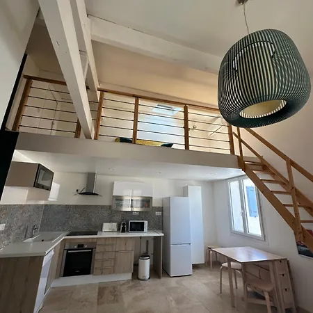 Appartamento Avec Vue Sur L Eglise Des *